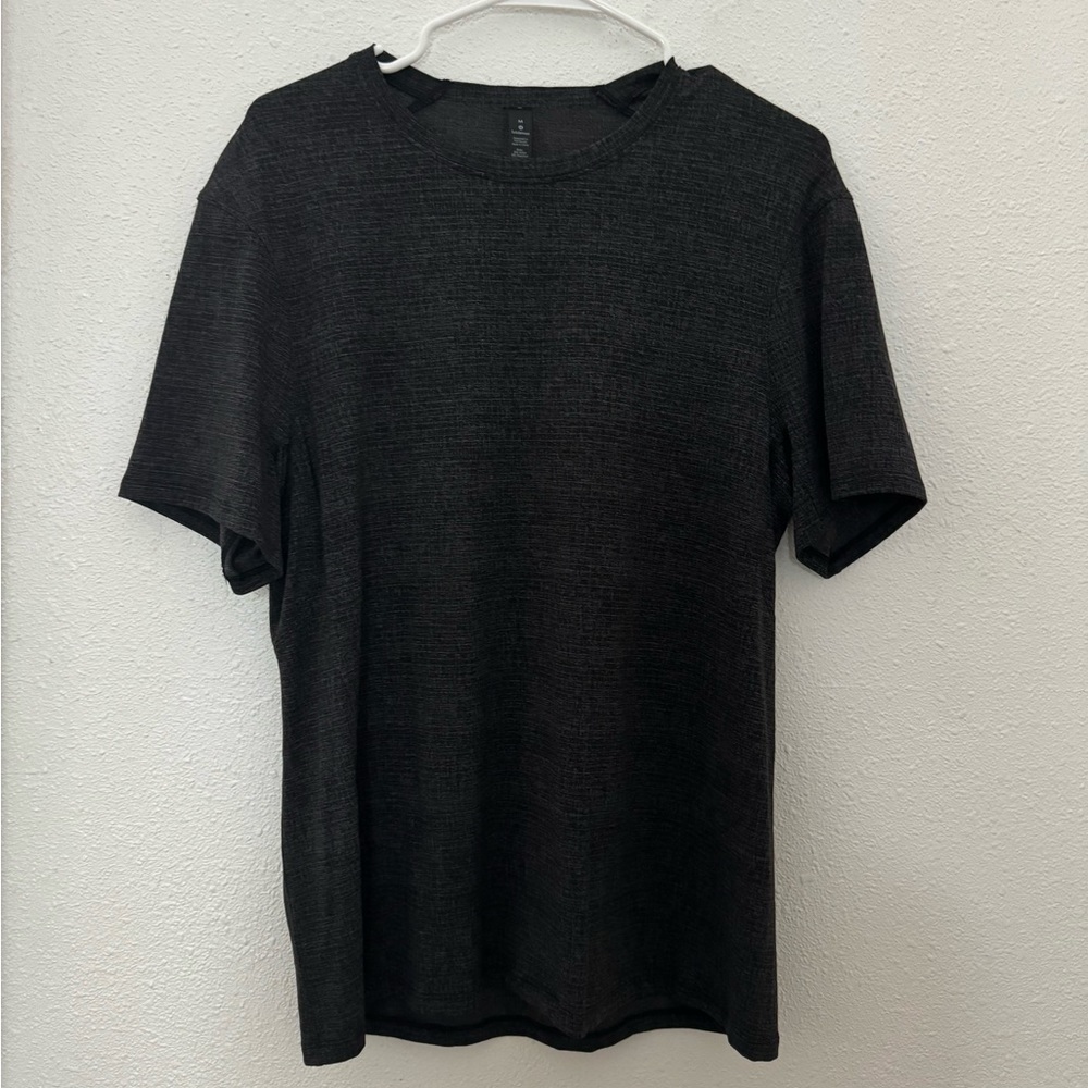 lululemon - men’s workout tee